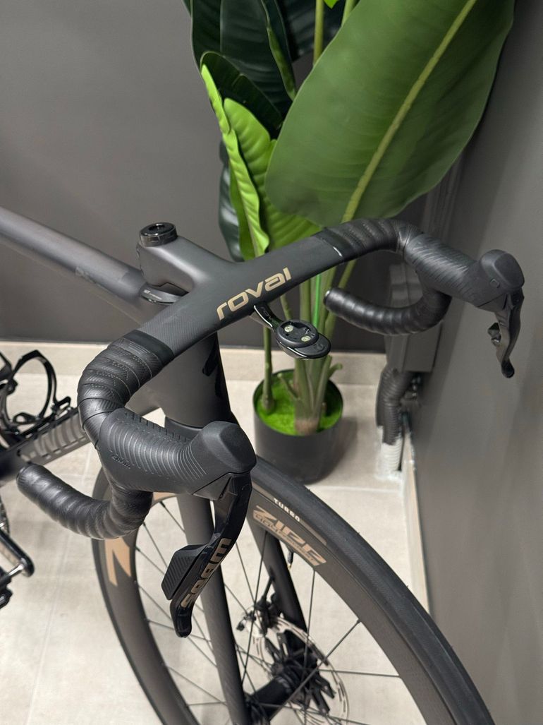 Used Specialized S-Works Tarmac SL8 - SRAM RED AXS 2026 2026 Road & Gravel, Black — image 2 of 7