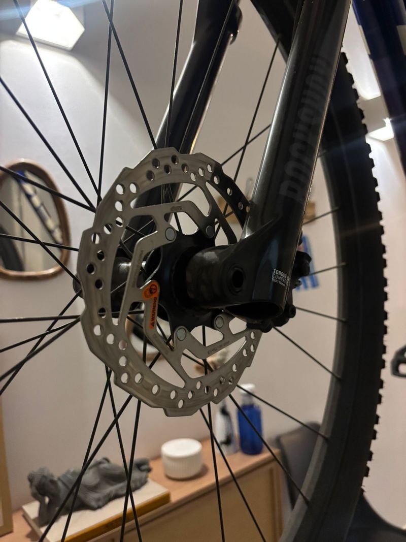Trek Procaliber 9.5 M 2025 Mountainbike usato, Viola — immagine 5 di 19