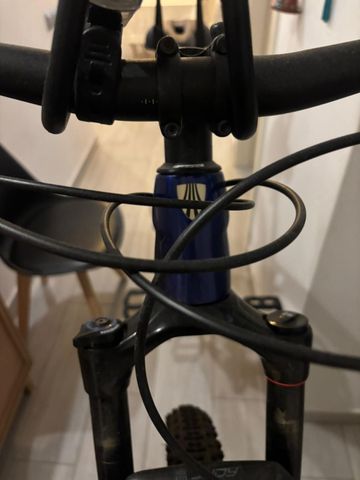 Trek Procaliber 9.5 M 2025 Mountainbike usato, Viola — immagine 15 di 19