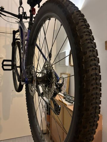 Trek Procaliber 9.5 M 2025 Mountainbike usato, Viola — immagine 9 di 19