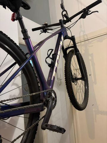 Trek Procaliber 9.5 M 2025 Mountainbike usato, Viola — immagine 7 di 19