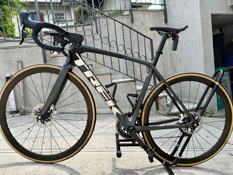 Used Trek Emonda SRAM Red eTap AXS 2022 Road & Gravel, Black — image 2 of 15