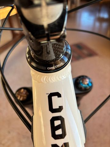 Used Commencal META HT Shimano SLX 2023 Mountainbike, White — image 10 of 11