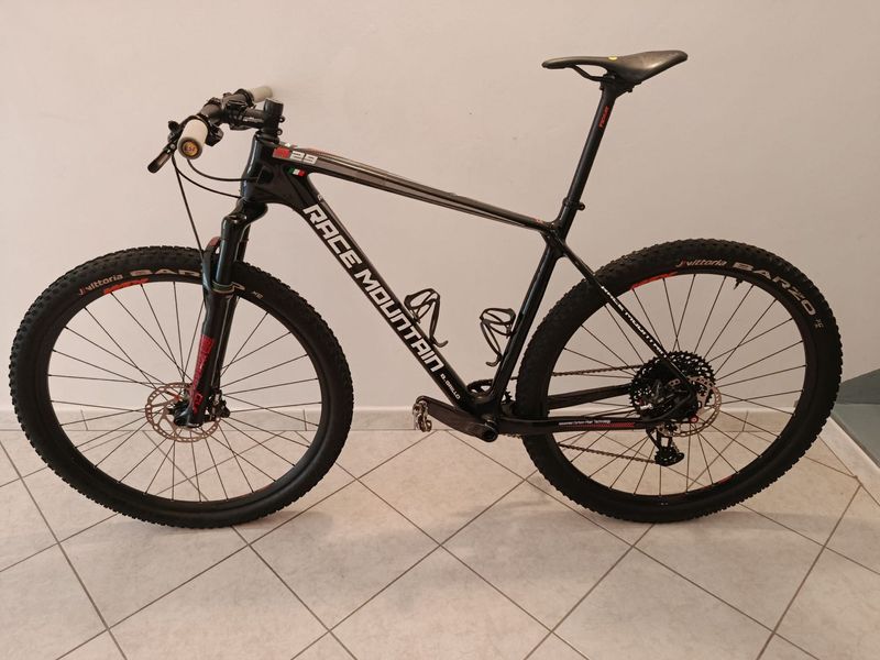 Used RACE MOUNTAIN Custom SRAM GX Eagle AXS 2021 Mountainbike, Black — image 2 of 11