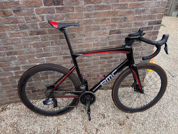 Used BMC Roadmachine SRAM Force eTap AXS 2018 Road & Gravel, Black — image 1 of 6