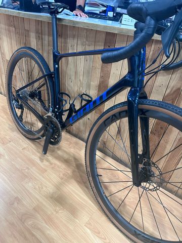 Tweedehands Giant Revolt Advanced 2 2024 2024 Road & Gravel