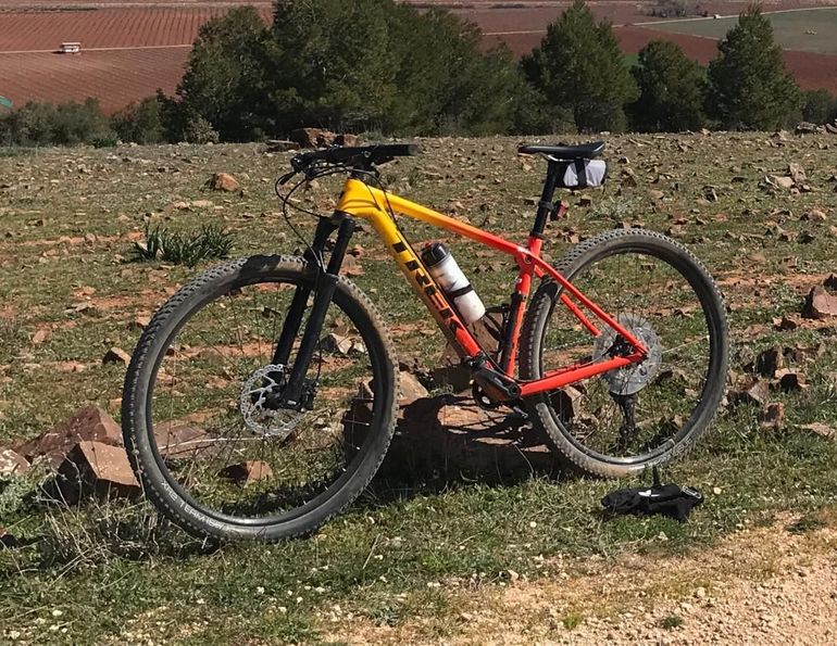 Used Trek Procaliber 9.6 2020 2020 Mountainbike, Orange, 27.5, 29 — image 3 of 3