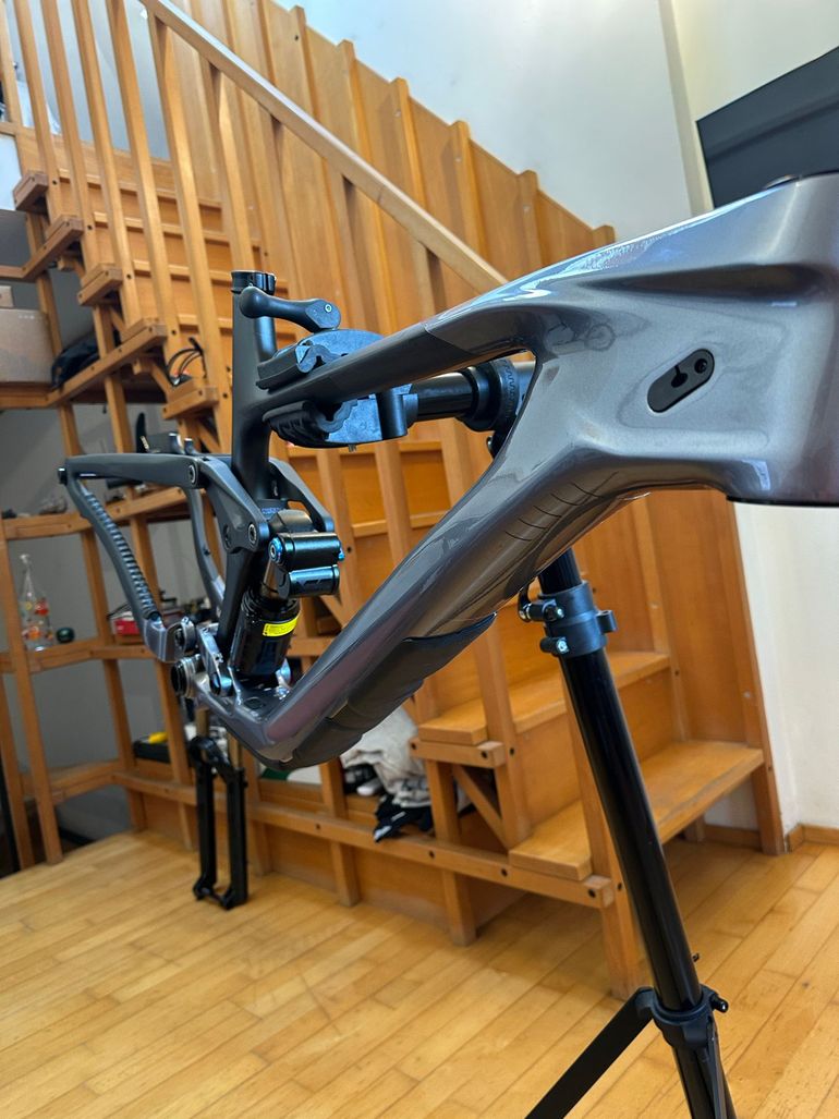 Used Giant Reign Advanced 1 2025 Frameset 2025 Mountainbike, Schwarz, 29, 27.5 — image 1 of 7