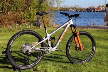 Tweedehands Pivot Firebird Shimano XTR 2024 Mountainbike — afbeelding 8 van 14