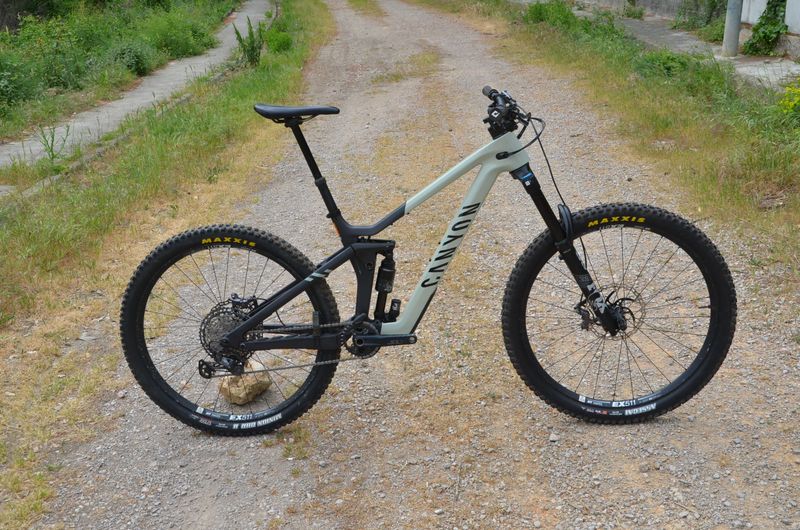 Canyon Strive CFR Underdog 2023 2023 Mountainbike d'occasion — image 1 sur 14