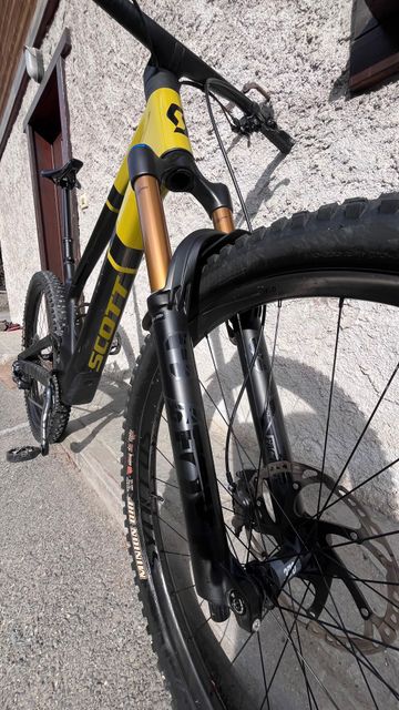 Brugt Scott Genius ST 900 Tuned 2024 2024 Mountainbike — billede 2 af 4
