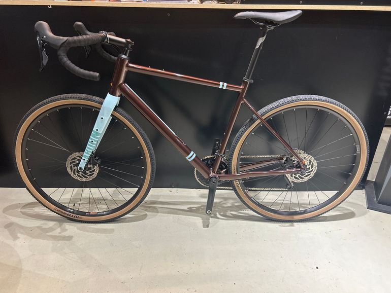 Used Wilier Jaroon SHIMANO GRX RX400 2X10S 2025 2025 Road & Gravel, Black — image 2 of 8