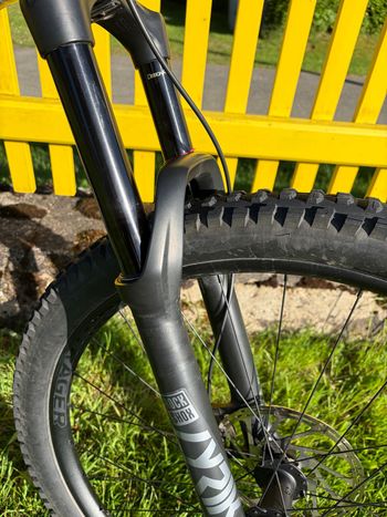 Used Trek Slash 7 Gen 5 2023 2023 Mountainbike, Hellgrau, 29 — image 10 of 13