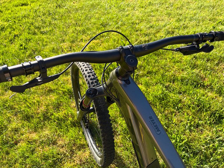 Used Trek Slash 7 Gen 5 2023 2023 Mountainbike, Hellgrau, 29 — image 5 of 13