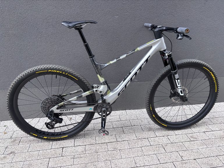 Used Scott Spark RC World Cup 2025 2025 Mountainbike, Light Gray, 29 — image 2 of 11
