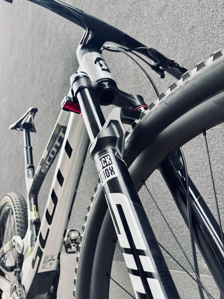 Used Scott Spark RC World Cup 2025 2025 Mountainbike, Light Gray, 29 — image 7 of 11