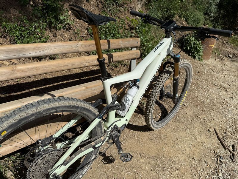 Used Orbea rise Custom Shimano Deore XT 2022 Mountainbike, Green — image 3 of 5