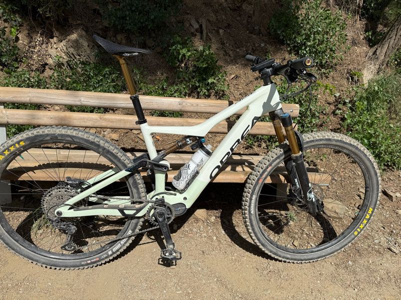 Used Orbea rise Custom Shimano Deore XT 2022 Mountainbike, Green — image 1 of 5