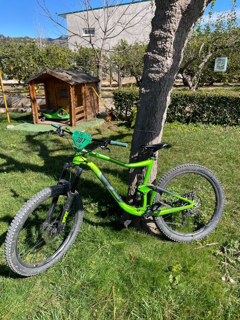 Used Giant Trance 2 2019 2019 Mountainbike, Green, 27.5 — image 3 of 5