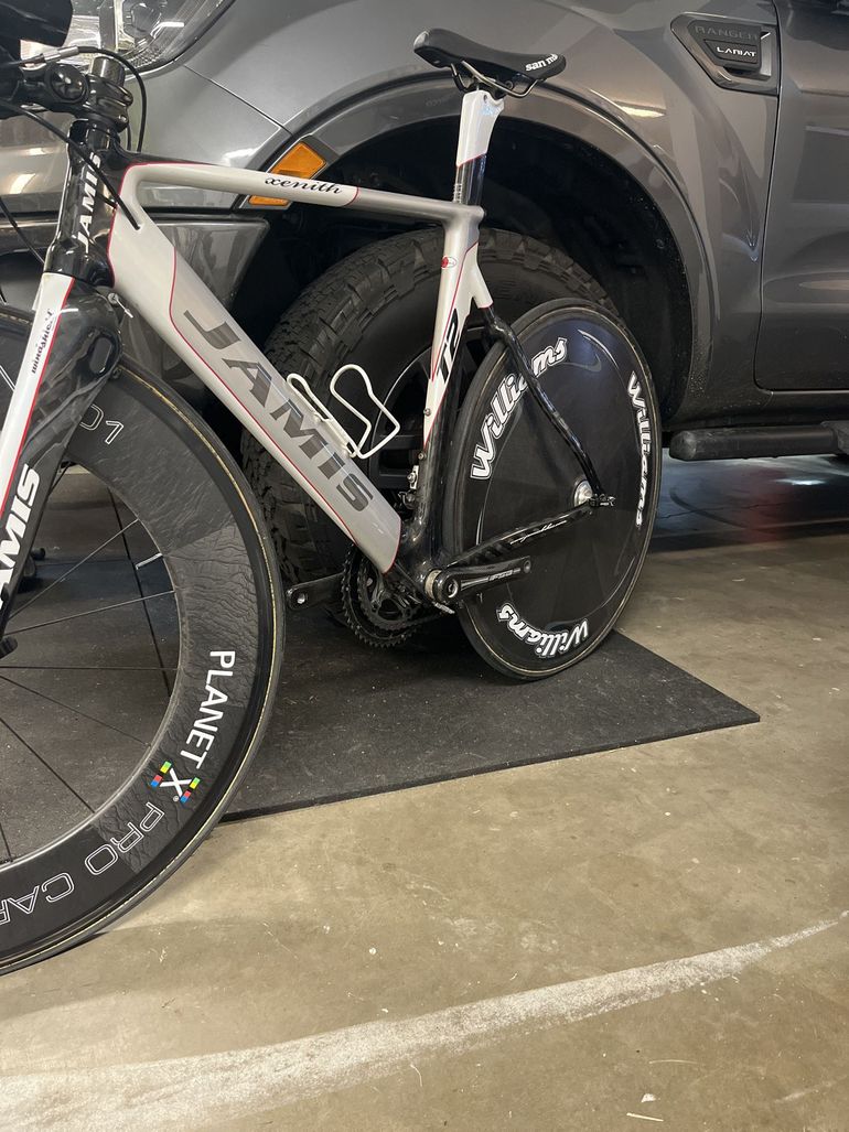 Used Jamis Xenith Shimano Ultegra 2014 Road & Gravel, Nero — image 9 of 12