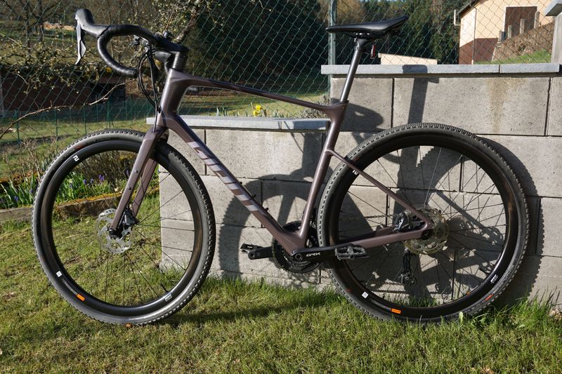 Giant Revolt Advanced 0 2023 2023 Road & Gravel d'occasion — image 1 sur 12