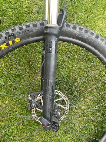 Used Specialiced Specialiced Custom Shimano Deore XT 2022 Mountainbike — image 10 of 11