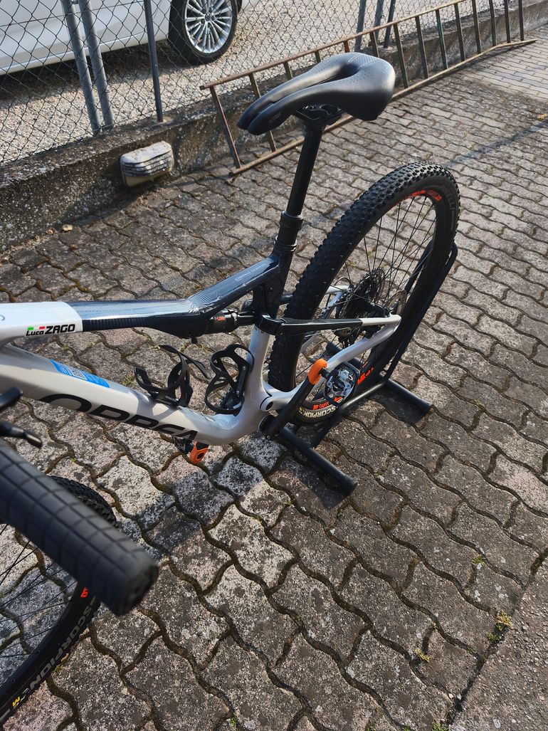 Used Orbea OIZ M30 2025 2025 Mountainbike, Blue, 29 — image 4 of 7
