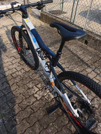 Used Orbea OIZ M30 2025 2025 Mountainbike, Blue, 29 — image 6 of 7