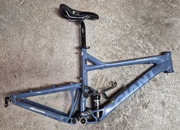 Giant, Giant Trance 4 Frameset