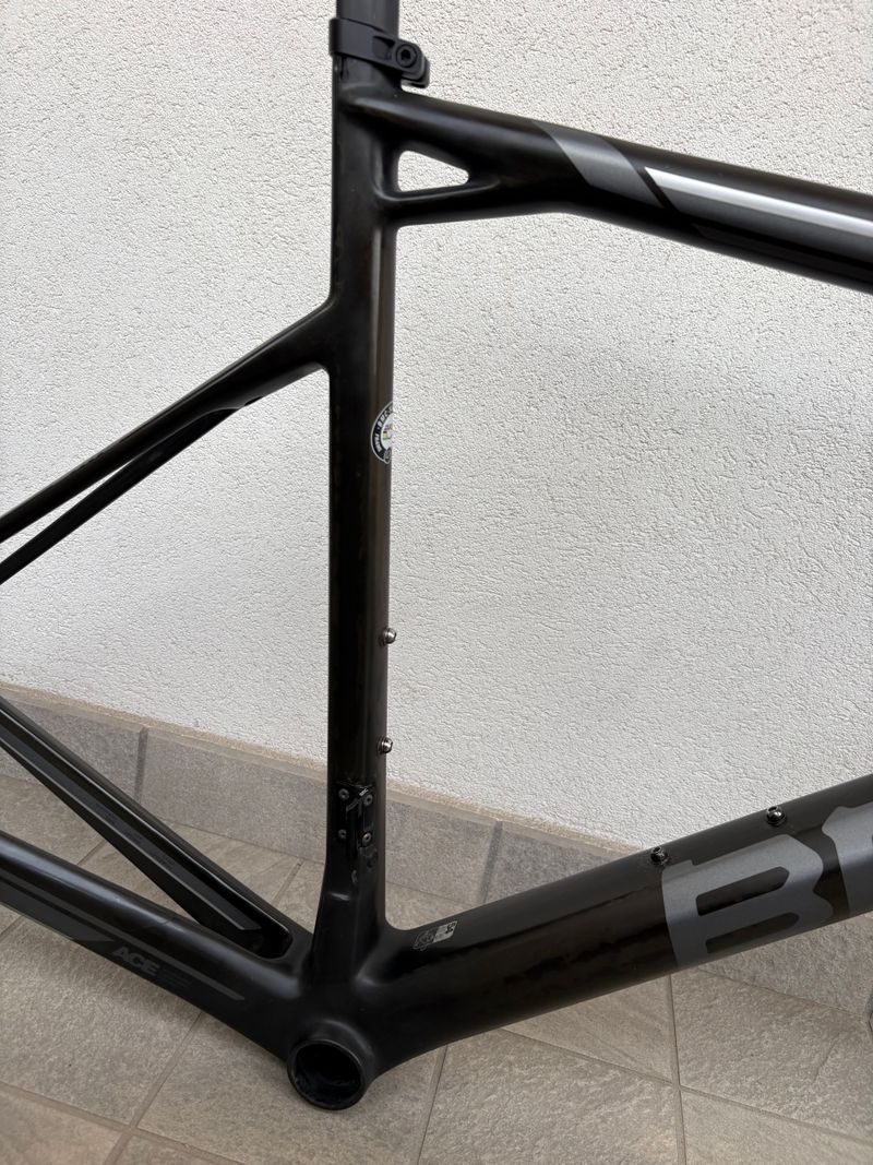 Used BMC Teammachine Slr01 2016 Frameset 2016 Road & Gravel, Black — image 9 of 17