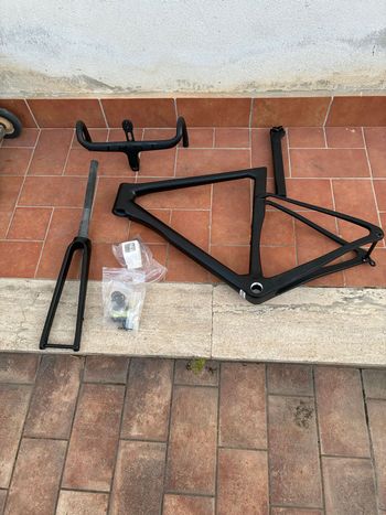 Used thrust Thrust Custom Frameset 2026 Road & Gravel, Black — image 2 of 5