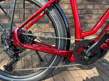 Tweedehands Trek Allant+ Shimano CUES 2025 Urban — afbeelding 7 van 8