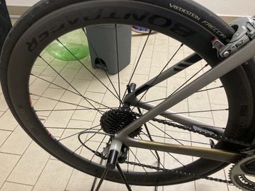 Used Trek Madone 9.5 2017 2017 Road & Gravel, Light Gray — image 14 of 23