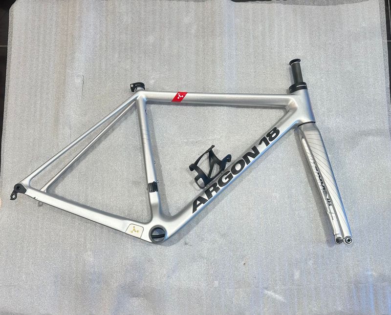 Used Argon 18 Gallium CS Disc (INT) SRAM Rival AXS 2024 Frameset 2024 Road & Gravel