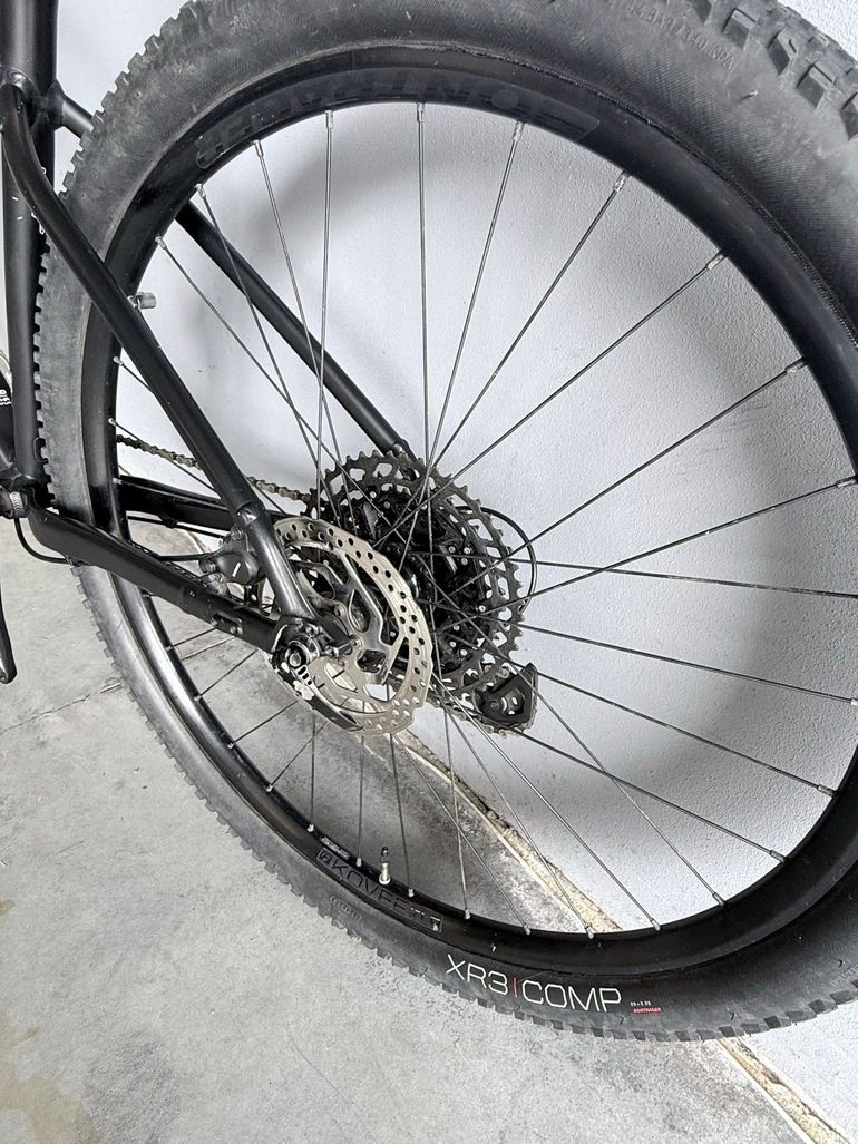 Used Trek X-caliber SRAM Rival 2023 Mountainbike — image 4 of 7