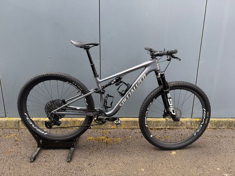 Used Specialized Epic 8 Pro - SRAM X0 AXS, RockShox Ultimate Flight Attendant 2026 2026 MTB
