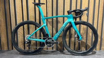 Gebrauchtes Pinarello DOGMA F SRAM RED ETAP AXS 2025 2025 Road & Gravel