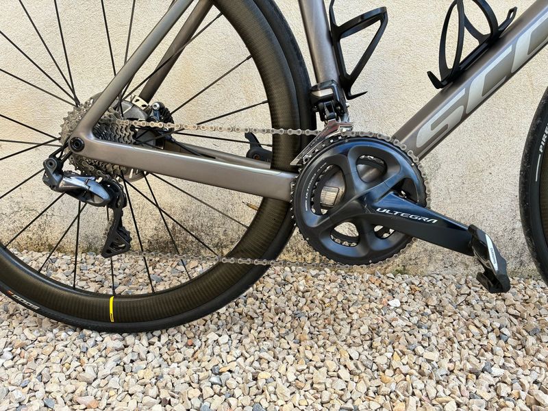 Używany Scott Addict RC 15 2022 2022 Road & Gravel — zdjęcie 3 z 9