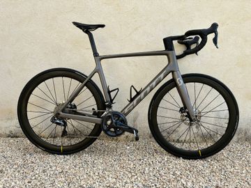 Używany Scott Addict RC 15 2022 2022 Road & Gravel — zdjęcie 2 z 9