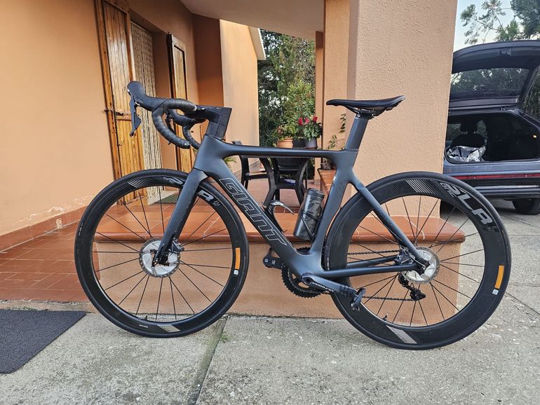 Used Giant Propel Advanced 1 Disc 2020 2020 Road & Gravel, Black — image 1 of 3