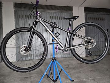 Używany Specialized Rockhopper Shimano Deore XT 2025 Mountainbike — zdjęcie 11 z 12