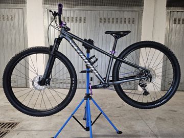 Używany Specialized Rockhopper Shimano Deore XT 2025 Mountainbike — zdjęcie 5 z 12
