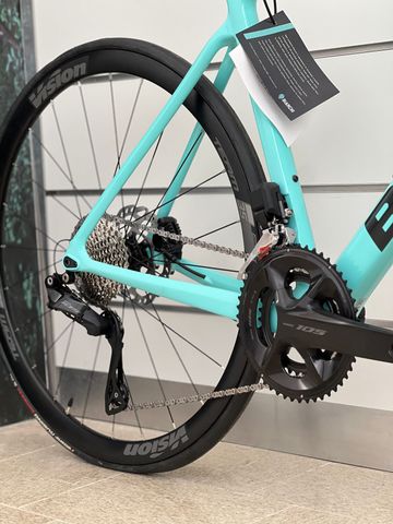 Brugt Bianchi Sprint 105 Di2 2025 2025 Road & Gravel — billede 4 af 6