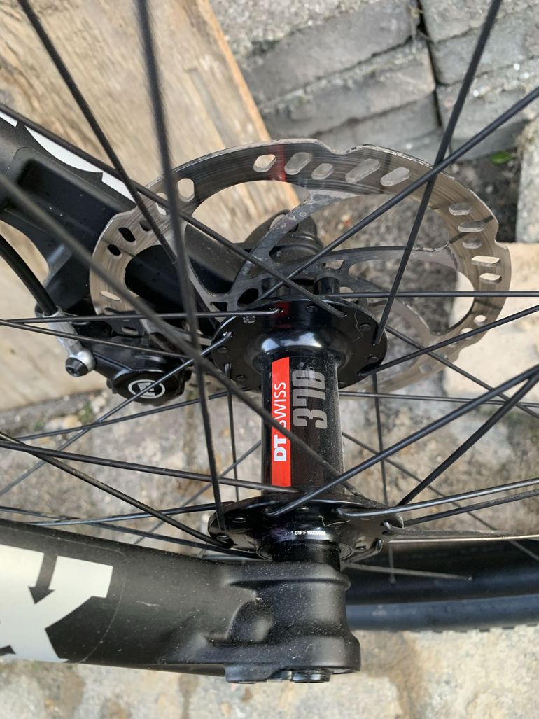 Used Santa Cruz Blur SRAM GX Eagle 2024 Mountainbike, Light Gray, 29 — image 13 of 22