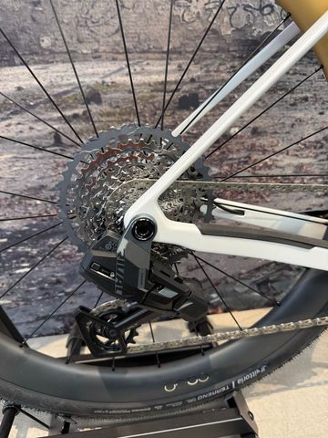 Gebrauchtes Orbea terra race Custom SRAM Rival eTap AXS 2026 Road & Gravel, Weiß — Bild 3 von 5