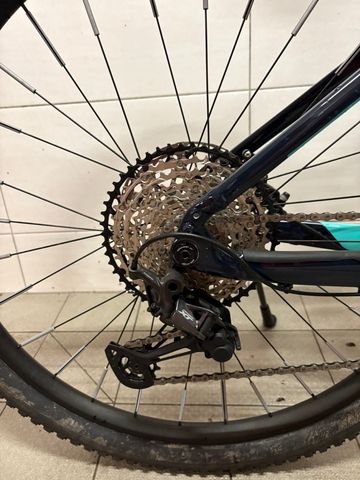 Gebrauchtes Trek Powerfly Shimano Deore XT 2022 Mountainbike, Blau — Bild 3 von 23