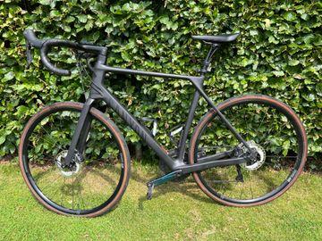 Canyon Endurace CF 8 LTD 2023 2023 Road & Gravel usato, Nero — immagine 2 di 3
