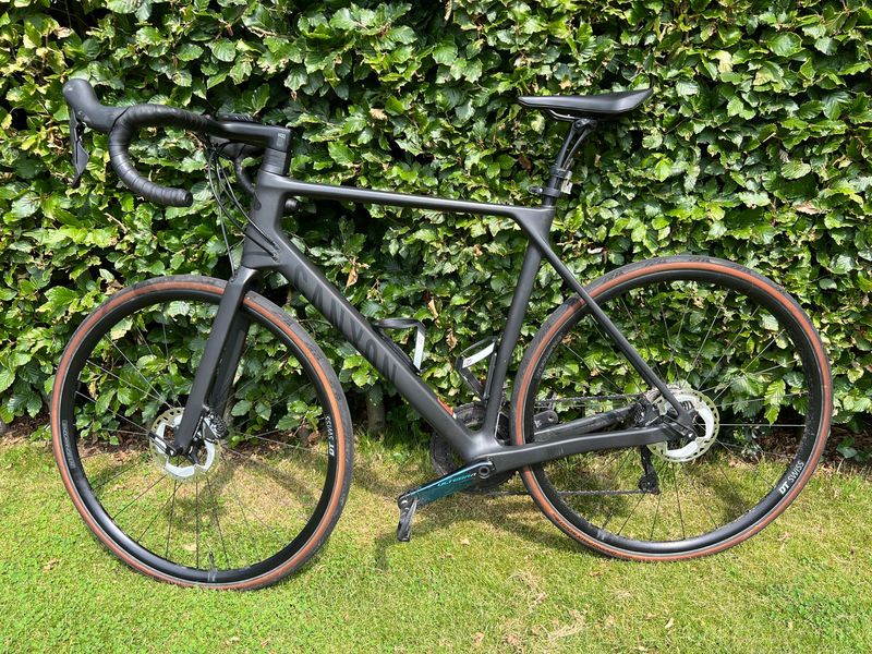 Canyon Endurace CF 8 LTD 2023 2023 Road & Gravel usato, Nero — immagine 2 di 3