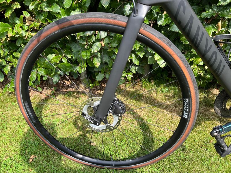 Canyon Endurace CF 8 LTD 2023 2023 Road & Gravel usato, Nero — immagine 3 di 3