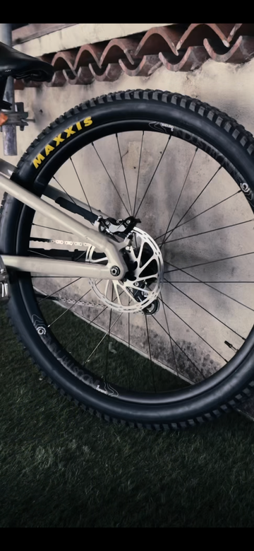 Gebrauchtes Commencal T.E.M.P.O. OHLINS 2022 2022 Mountainbike, Weiß, 29 — Bild 5 von 7